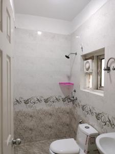 Common Bathroom Image of 2250 Sq.ft 3 BHK Builder Floor for sale in TDI The Grand Retreat, Sector 88 Faridabad for Rs. 14000000