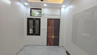 Bedroom Image of 650 Sq.ft 2 BHK Apartment / Flat for rent in Pitampura New Delhi for Rs. 22500