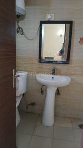 Bathroom Image of 440 Sq.ft 1 RK Apartment / Flat for rent in Supertech Ecociti, Sector 137 Noida for Rs. 20000