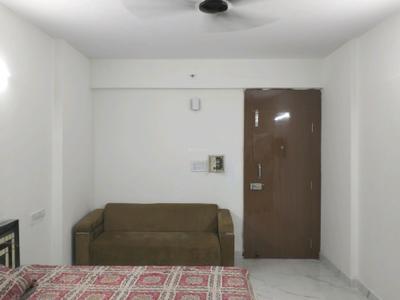 Bedroom Image of 370 Sq.ft 1 RK Apartment / Flat for rent in DLF Capital Greens Phase 1 And 2, Karampura New Delhi for Rs. 23000