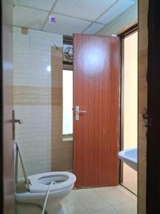Common Bathroom Image of 1294 Sq.ft 3 BHK Apartment / Flat for sale in Supertech Ecociti, Sector 137 Noida for Rs. 13500000