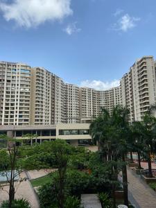 Image of 1015 Sq.ft 2 BHK Apartment / Flat for rent in Kalpataru Aura, Ghatkopar West, Mumbai for Rs. 90000