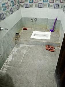 Bathroom Image of 1050 Sq.ft 2 BHK Builder Floor for rent in Mahalakshmi Nagar Indore for Rs. 16000