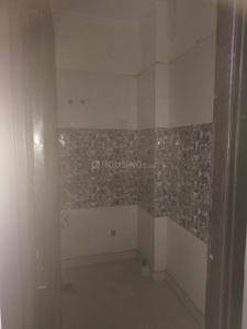Bathroom Image of 900 Sq.ft 3 BHK Apartment / Flat for sale in DLF Ankur Vihar Ghaziabad for Rs. 2950000