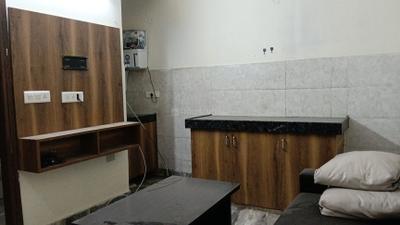 Living Room Image of 550 Sq.ft 1 BHK Builder Floor for rent in Patel Nagar Gurgaon for Rs. 20000