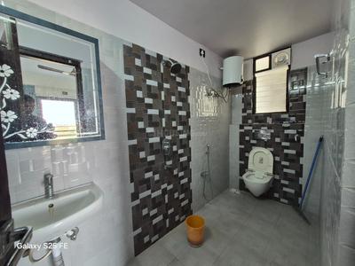 Bathroom Image of 1530 Sq.ft 3 BHK Apartment / Flat for rent in Argora Ranchi for Rs. 25000