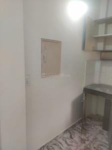 Kitchen Image of 800 Sq.ft 2.5 BHK Builder Floor for rent in Sector 40 Noida for Rs. 31000