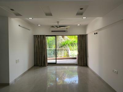 Living Room Image of 700 Sq.ft 2 BHK Apartment / Flat for rent in Vile Parle East Mumbai for Rs. 96000