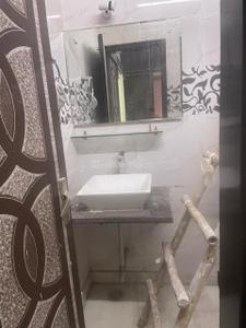 Bathroom Image of 455 Sq.ft 1 BHK Independent House for rent in Paschim Vihar New Delhi for Rs. 16400