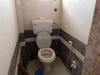 Bathroom Image of 850 Sq.ft 2 BHK Apartment / Flat for rent in Purbalok Kolkata for Rs. 18000