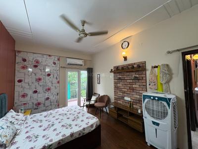 Bedroom Image of 1000 Sq.ft 2.5 BHK Apartment / Flat for sale in Panchsheel Pratishtha, Sector 75 Noida for Rs. 17800000