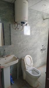 Bathroom Image of 1500 Sq.ft 1 BHK Builder Floor for rent in Palam Vihar Extension Gurgaon for Rs. 17000