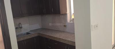 Kitchen Image of 1080 Sq.ft 2 BHK Apartment / Flat for rent in Supertech Ecociti, Sector 137 Noida for Rs. 26000