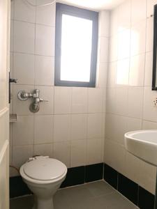 Common Bathroom Image of 750 Sq.ft 2 BHK Apartment / Flat for rent in Rosa Oasis Phase 2, Hiranandani Estate Thane for Rs. 37000