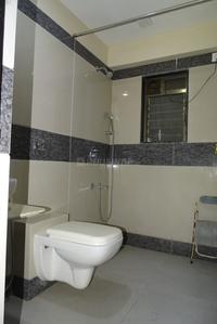Bathroom Image of 1500 Sq.ft 3 BHK Apartment / Flat for rent in Vile Parle East Mumbai for Rs. 140000