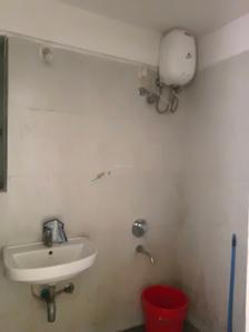 Common Bathroom Image of 909 Sq.ft 2 BHK Apartment / Flat for sale in Lodha Casa Rio Gold, Palava Phase 1 Thane for Rs. 5400000