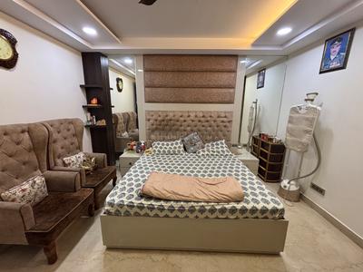 Bedroom Image of 2185 Sq.ft 4 BHK Builder Floor for sale in Vivek Vihar New Delhi for Rs. 34500000