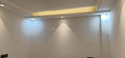 Bedroom Image of 950 Sq.ft 3 BHK Builder Floor for sale in Govindpuri New Delhi for Rs. 7000000