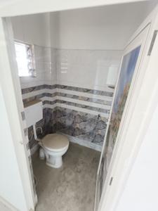 Bathroom Image of 850 Sq.ft 2 BHK Apartment / Flat for sale in Tollygunge Kolkata for Rs. 3200000
