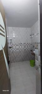 Bathroom Image of 1700 Sq.ft 3 BHK Builder Floor for rent in Canal Road Dehradun for Rs. 45000