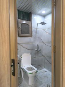 Common Bathroom Image of 1200 Sq.ft 3 BHK Builder Floor for sale in Indirapuram Ghaziabad for Rs. 12500000