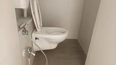 Bathroom Image of 645 Sq.ft 1 BHK Apartment / Flat for rent in Lodha Vista, Lower Parel Mumbai for Rs. 58000