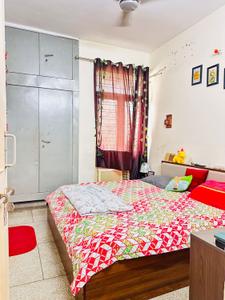 Bedroom Image of 935 Sq.ft 2 BHK Apartment / Flat for rent in CGHS Rail Vihar, Sector 15 Gurgaon for Rs. 31000
