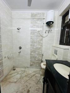 Bathroom Image of 900 Sq.ft 3 BHK Builder Floor for rent in Sector 46 Gurgaon for Rs. 51000