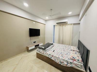 Bedroom Image of 1600 Sq.ft 3 BHK Apartment / Flat for rent in Radhe Infinity, Kudasan Gandhinagar for Rs. 46000