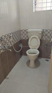Bathroom Image of 700 Sq.ft 1 BHK Builder Floor for rent in Koramangala Bengaluru for Rs. 20000