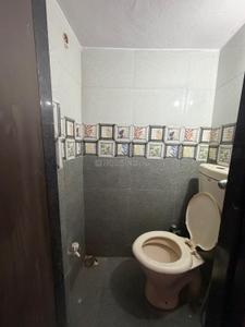 Bathroom Image of 800 Sq.ft 2 BHK Independent House for rent in Sudama Nagar Indore for Rs. 15000