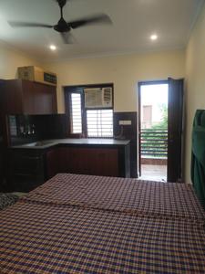 Bedroom Image of 450 Sq.ft 1 RK Builder Floor for rent in Sarita Vihar New Delhi for Rs. 22000