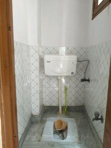 Bedroom One Image of 680 Sq.ft 2 BHK Builder Floor for sale in Patparganj New Delhi for Rs. 6000000