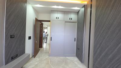 Bedroom Image of 900 Sq.ft 3 BHK Builder Floor for rent in Pitampura New Delhi for Rs. 42000