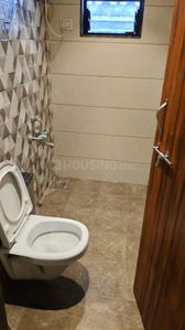 KD 10 Bathroom One 4