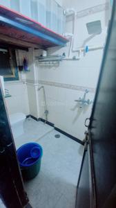 Bathroom Image of 1000 Sq.ft 3 BHK Apartment / Flat for sale in Kurla West Mumbai for Rs. 16500000