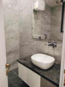 Bathroom Image of 200 Sq.ft 2 BHK Independent House for rent in South Extension II New Delhi for Rs. 30000