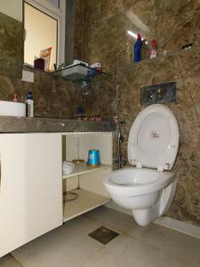Image of 900 Sq.ft 2 BHK Apartment / Flat for sale in L And T Crescent Bay T4, Parel, Mumbai for Rs. 38000000