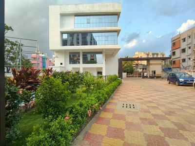 Image of 980 Sq.ft 2 BHK Apartment / Flat for rent in Chinar Park, Kolkata for Rs. 18000