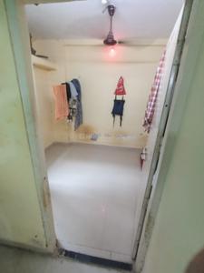 Bedroom Image of 450 Sq.ft 1 BHK Apartment / Flat for rent in Kandivali West Mumbai for Rs. 23000