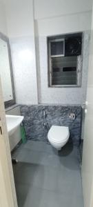 Bathroom Image of 650 Sq.ft 1 BHK Apartment / Flat for sale in Kalpataru Hills, Thane West Thane for Rs. 8200000