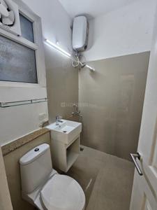Bathroom Image of 500 Sq.ft 1 RK Apartment / Flat for rent in Emaar Emerald Hill, Sector 65 Gurgaon for Rs. 20999