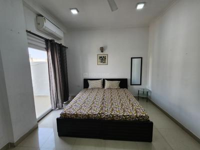 Bedroom Image of 1260 Sq.ft 2 BHK Apartment / Flat for rent in Paramount Golfforeste Premium Apartments, Surajpur Greater Noida for Rs. 25000
