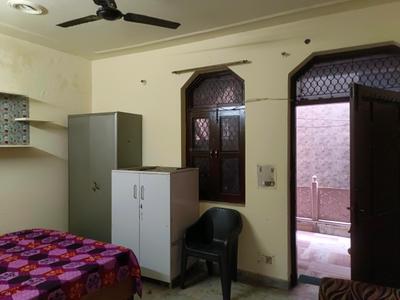 Bedroom Image of 850 Sq.ft 2 BHK Builder Floor for rent in Kamla Nagar New Delhi for Rs. 23000