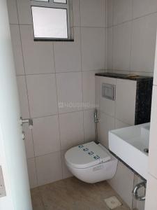 Bathroom Image of 600 Sq.ft 1 BHK Apartment / Flat for rent in Godrej Green Cove, Mahalunge Pune for Rs. 22000