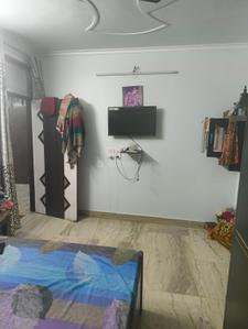 Bedroom Image of 900 Sq.ft 2 BHK Builder Floor for sale in Krishna Nagar New Delhi for Rs. 3800000