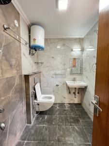 Image of 2000 Sq.ft 4 BHK Apartment / Flat for rent in Vasant Kunj, New Delhi for Rs. 60000