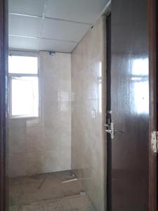 Common Bathroom Image of 2825 Sq.ft 4 BHK Apartment / Flat for sale in Amrapali Heartbeat City, Sector 107 Noida for Rs. 31000000