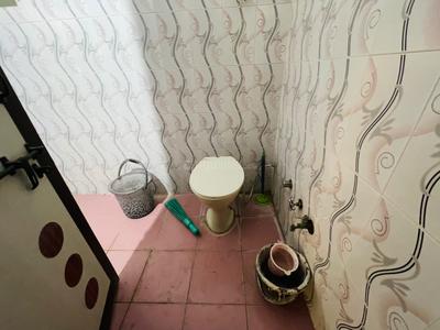 Bathroom Image of 1766 Sq.ft 3 BHK Apartment / Flat for rent in Shivalik Sachin Tower, Shyamal Ahmedabad for Rs. 32000