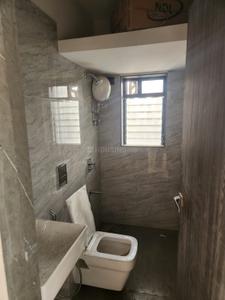 Bathroom Image of 750 Sq.ft 1.5 BHK Apartment / Flat for rent in Colaba Mumbai for Rs. 90000